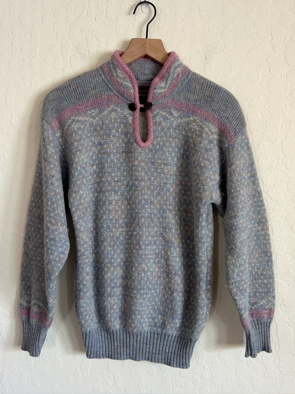 Vintage Eddie Bauer 100% Wool Pastel Fair Isle Knit Sweater Small Outdoor Skiing
